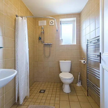 33a Steepleview * Trim