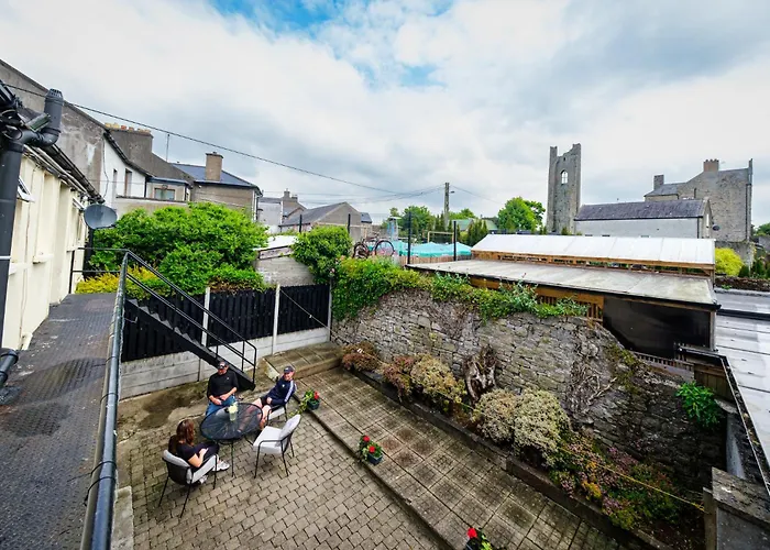 33a Steepleview Трим